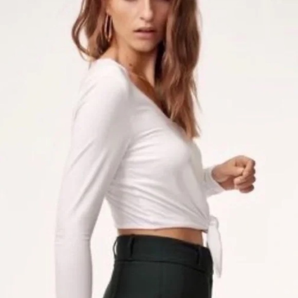 Aritzia Babaton Jeronimo Long-Sleeve Tie-Front Crop Top - Picture 3 of 6